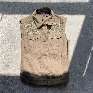 Beaded vest MNG